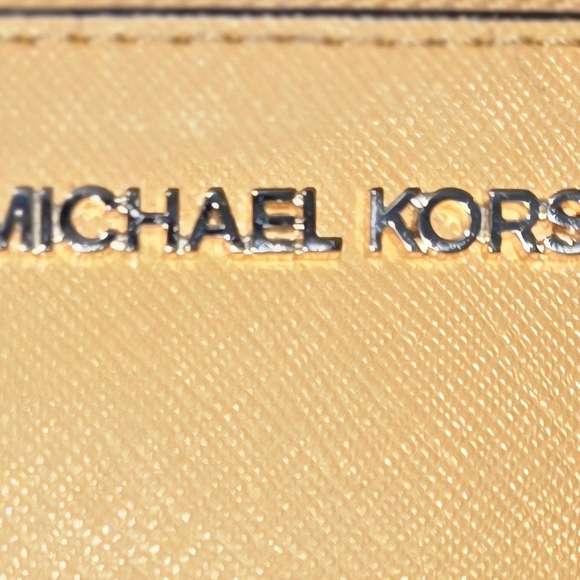 Michael Kors Jet Set Travel Wristlet - Picture 7 of 7